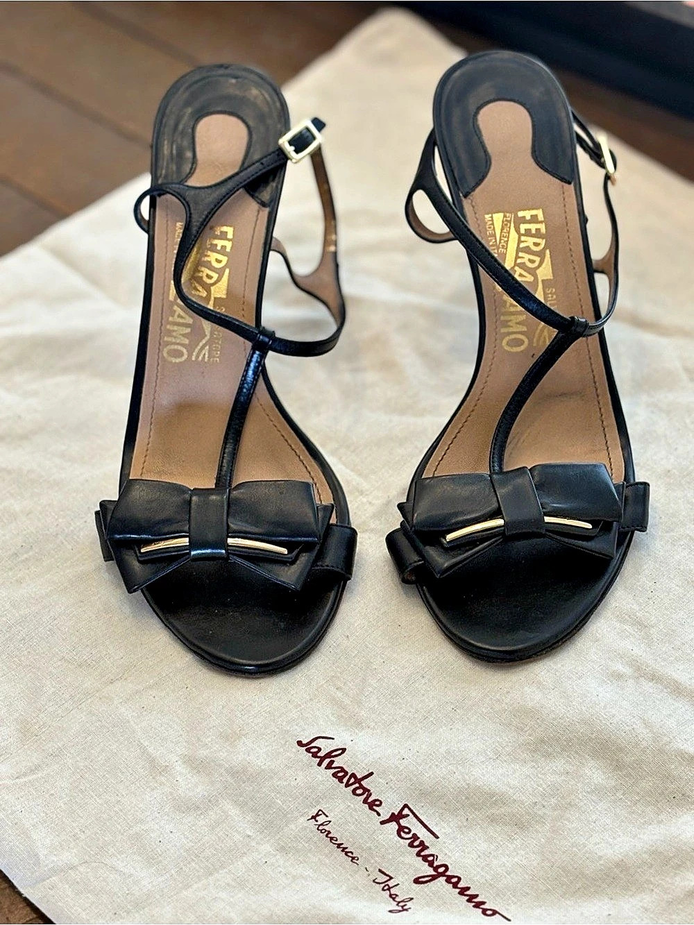 Salvatore Ferragamo Bow Detail T-Strap Heels in Black Leather